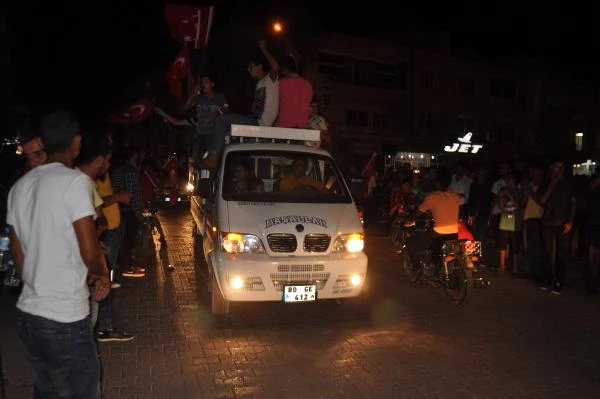 Darbe Girişimine Tepki Eylemine Suriyeliler de Destek Verdi