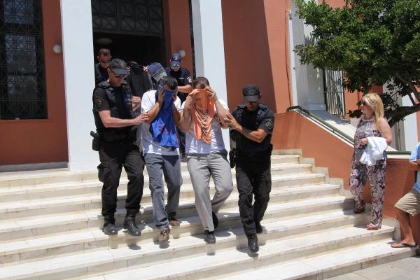 Yunanistan'a Kaçan Darbeci 8 Subayın Kaderi 3 Kadın Avukatın Elinde