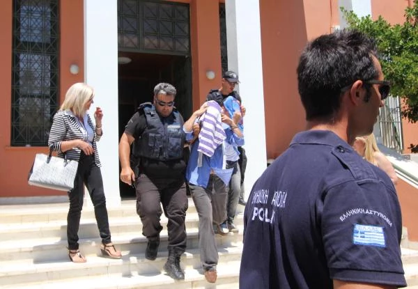 Yunanistan'a Kaçan Darbeci 8 Subayın Kaderi 3 Kadın Avukatın Elinde
