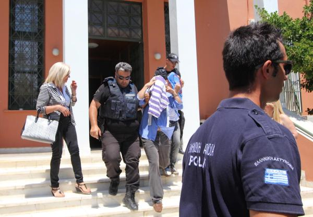 Yunanistan'a Kaçan Darbeci 8 Subayın Kaderi 3 Kadın Avukatın Elinde