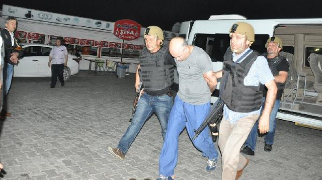 Denizci Kurmay Albay, Saklandığı Evde Yakalandı