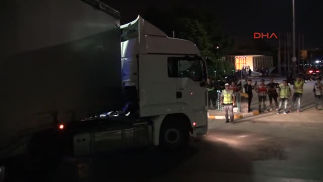 Atatürk Havalimanı'na 2 TIR Mühimmat ve Zırhlı Araç Getirildi
