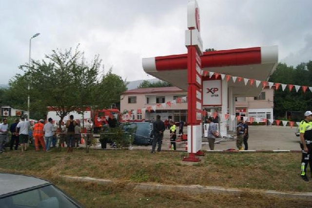 Asfalta Dökülen Mazot 2 Can Aldı