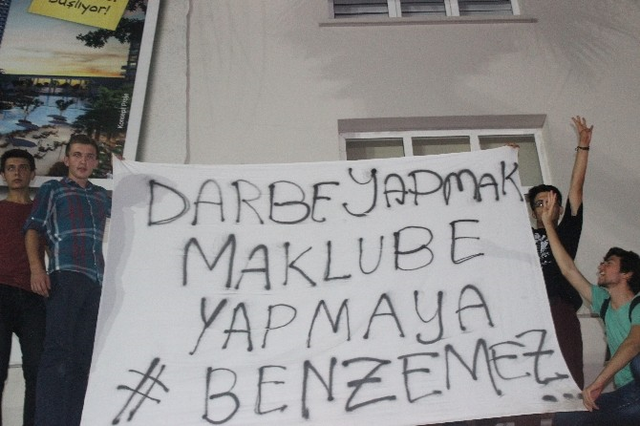 Gençlerden FETÖ'ye 'Maklube' Göndermesi