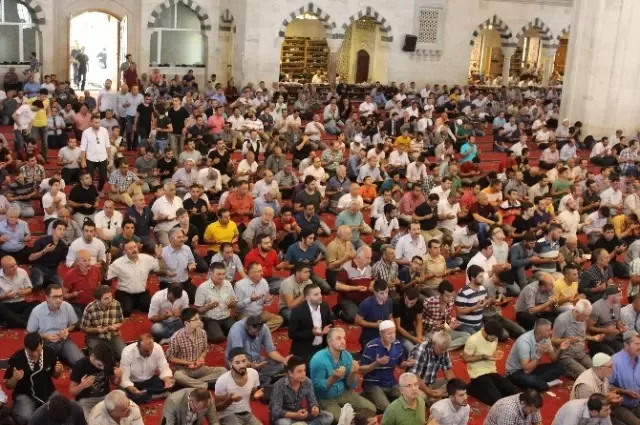 Kocatepe Camii'nde Cuma Namazını Diyanet İşleri Başkanı Görmez Kıldırdı