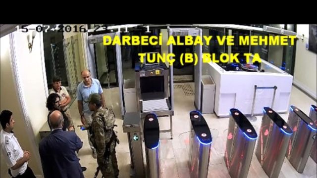 Darbecilerle İş Birliği Yapan İBB Çalışanı Kamerada