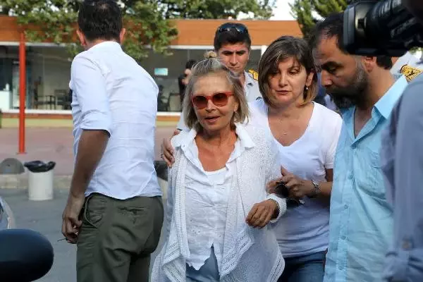 Bodrum'da Gözaltına Alınan Nazlı Ilıcak Emniyete Getirildi