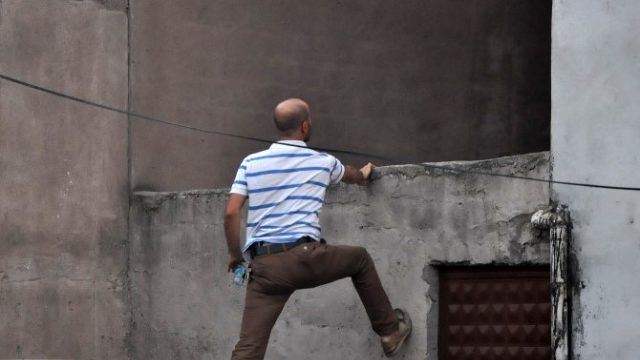 İzmir Merkezli Dört İlde FETÖ Operasyonu: 32 Gözaltı