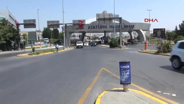 Atatürk Havalimanı Yetkilileri: Uçuş Kaçırmamak İçin Toplu Taşıma Kullanın