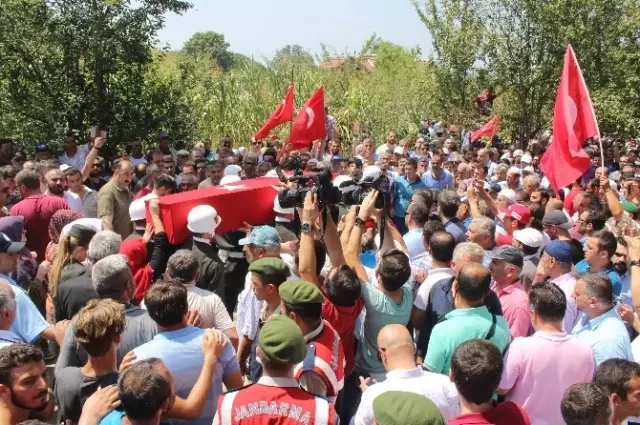 Sakarya Şehidini Uğurladı