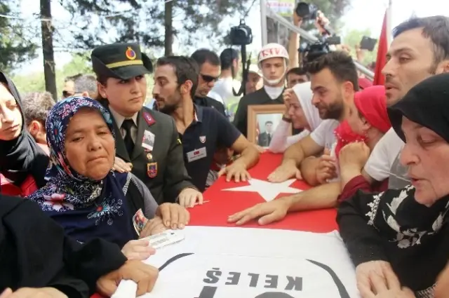 Sakarya Şehidini Uğurladı