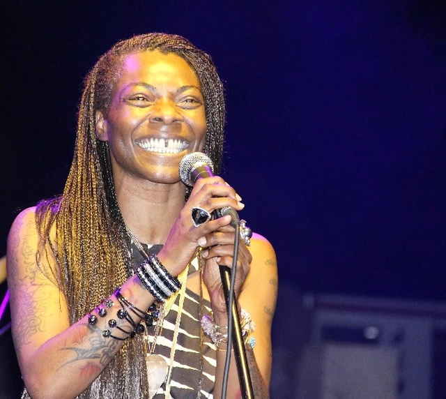 Buika Konserine Ünlü Yağdı