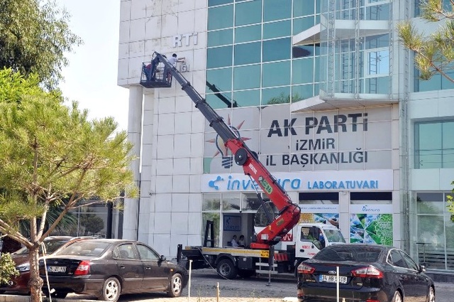 Ak Parti, FETÖ'den Gözaltına Alınan Ünlü İş Adamının Binasını Boşalttı