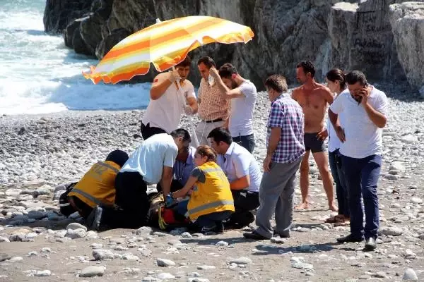 Denizde Kalbi Duran Genç Kalp Masajıyla Yaşama Döndürüldü