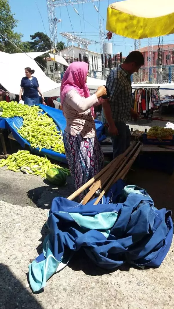 Havalanan Helikopter Pazar Yerini Savaş Alanına Çevirdi