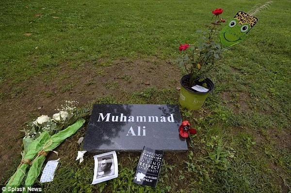 Muhammed Ali'nin Mütevazı Mezarı İlk Kez Görüntülendi
