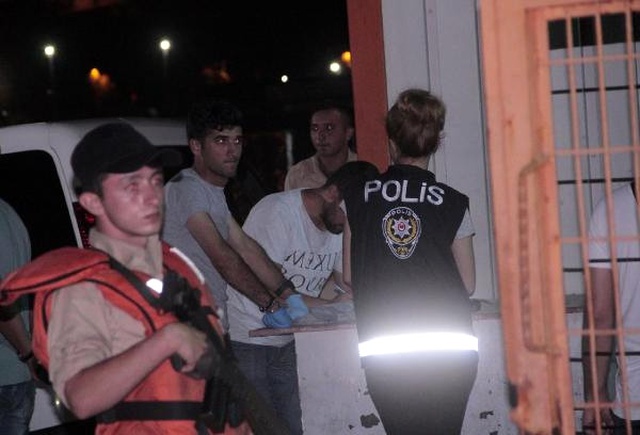 Sahil Güvenlik Gemisinde Görevli 10 Asker Gözaltına Alındı