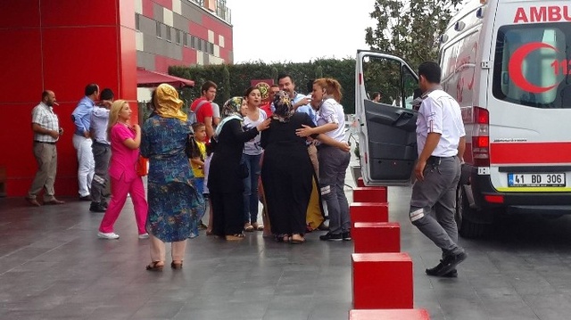 5 Yaşındaki Çocuk Kolunu Yürüyen Merdivene Kaptırdı