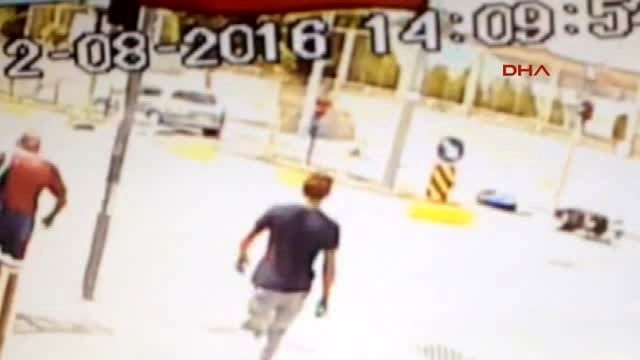 Tekerlekli Sandalyeyle Karşıya Geçerken Otomobil Çarptı