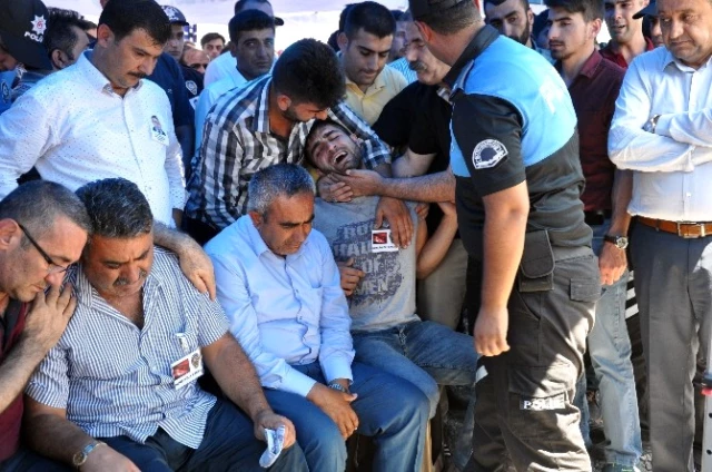 Şehit Polisin Kardeşinin Feryadı Yürekleri Dağladı