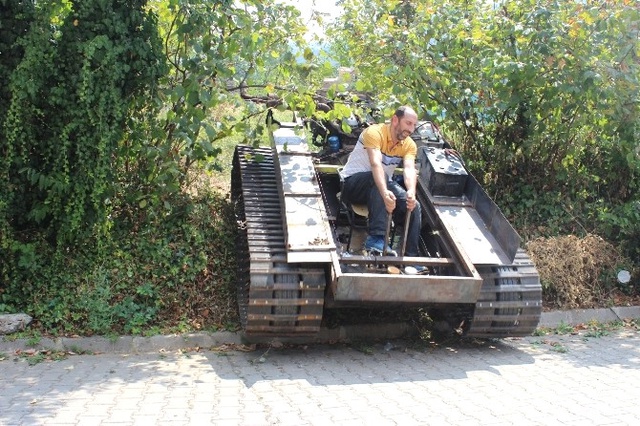 Darbecilere Kızdı 'Tank' Yaptı