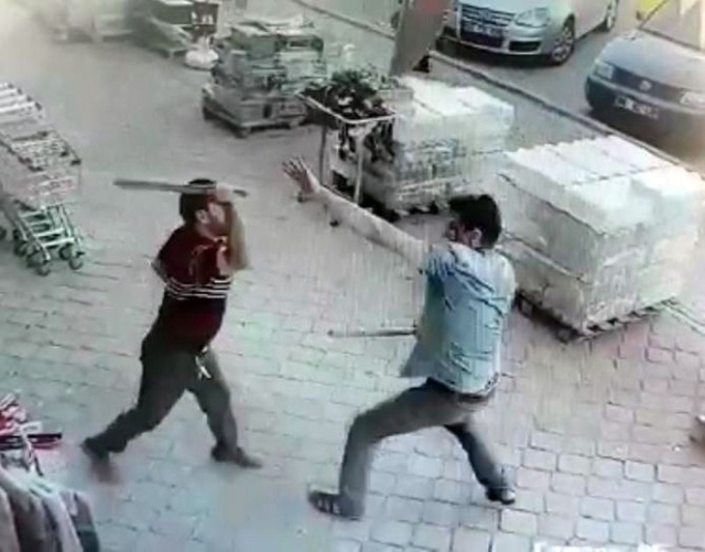 Aksaray'da Bıçaklı ve Baltalı <a class='keyword-sd' href='/kavga/' title='Kavga'>Kavga</a>: 5 Yaralı