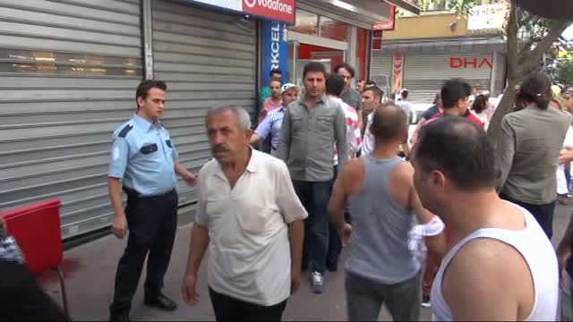 Altınları Vermeyen Kuyumcuyu Bıçaklayıp Kaçtı
