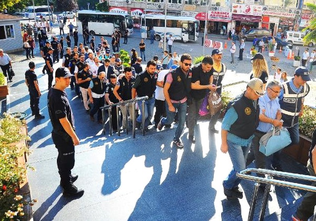 Bursa Eski Valisi Şahabettin Harput ve 18 Şüpheli Adliyeye Çıkarıldı