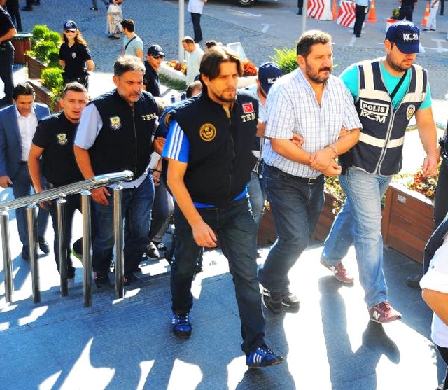 Bursa Eski Valisi Şahabettin Harput ve 18 Şüpheli Adliyeye Çıkarıldı