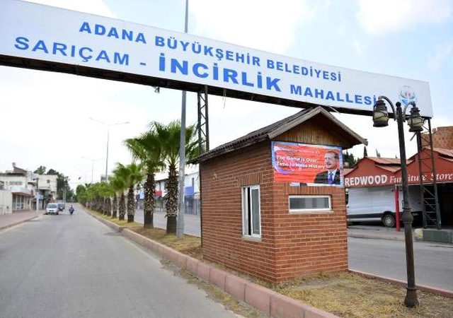 İncirlik Girişine İngilizce, 'Oyun Bitti' Afişi