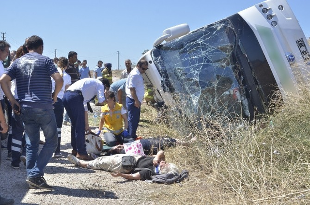 Bandırma'da Otobüs Şarampole Yuvarlandı: 2 Ölü, 20 Yaralı