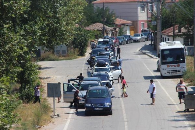 Sınır Kapılarına Türk İşçileri Akın Etti