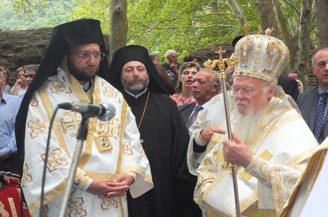 Fener Rum Patriği Bartholomeos'tan Ayinde Terörün Bitmesi Diledi