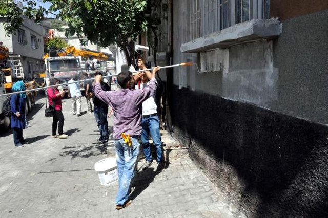 Gaziantep'te Patlamanın İzleri Siliniyor