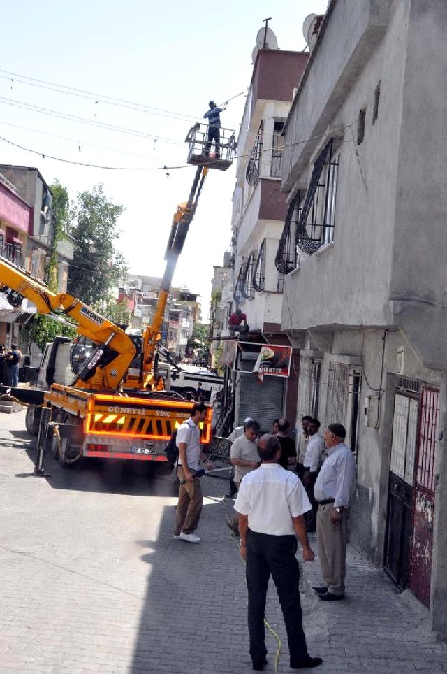 Gaziantep'te Patlamanın İzleri Siliniyor
