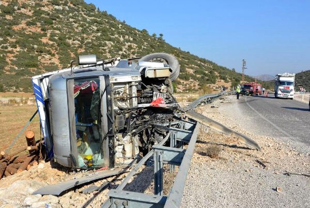 Feci Kaza: Hız Kadranı 170 Kilometrede Takılı Kaldı