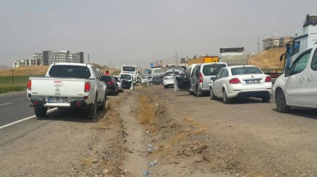 Cizre'de Terör Saldırısı Sonrasında Uzun Araç Kuyrukları Oluştu