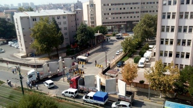 Gaziantep'te Terör Alarmı! 12 Beton Bloklu Önlem