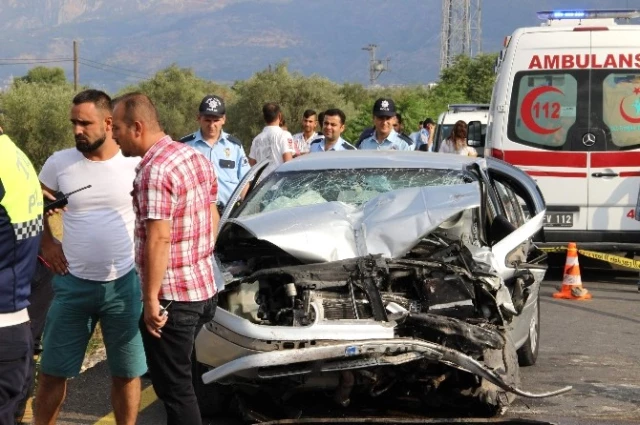 Manisa'da Trafik Kazası: 2 Ölü, 2 Yaralı
