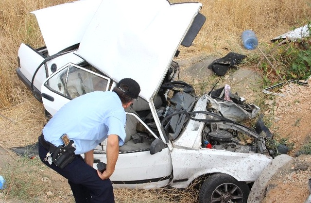 Manisa'da Trafik Kazası: 2 Ölü, 2 Yaralı