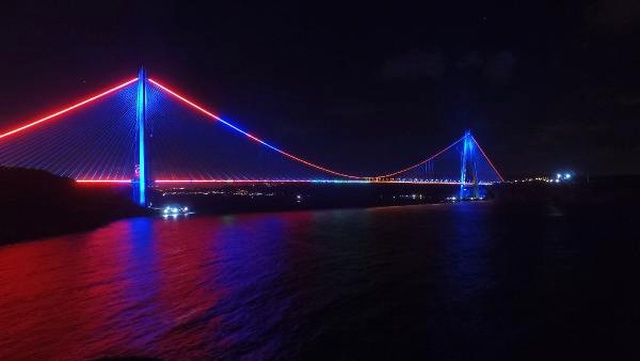 Yavuz Sultan Selim Köprüsü Geceleri Bir Başka Güzel