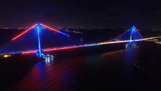 Yavuz Sultan Selim Köprüsü Geceleri Bir Başka Güzel