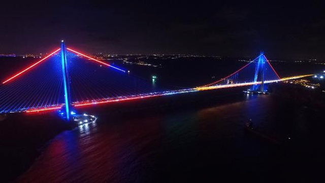 Yavuz Sultan Selim Köprüsü Geceleri Bir Başka Güzel