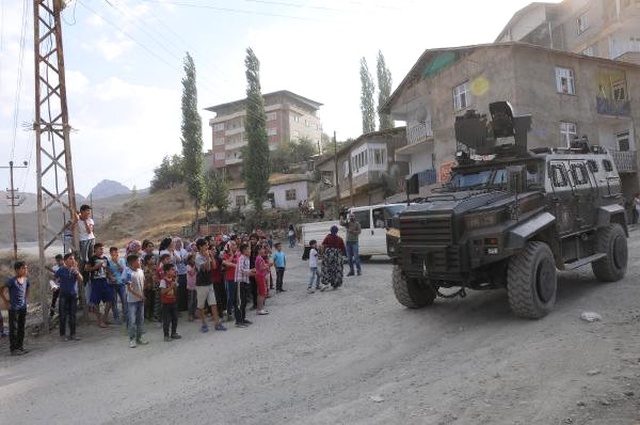 Su Eylemi Yapan Kadınları Polis Müdürü İkna Etti
