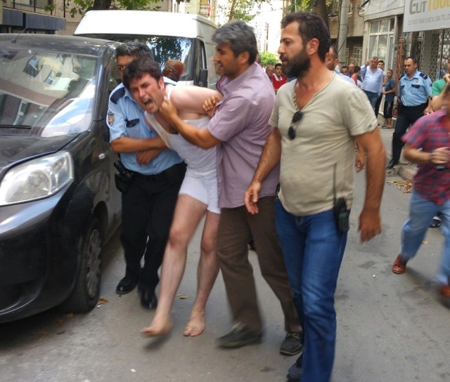 Şizofreni Hastası Genç Rehineleri Serbest Bırakmak İçin Sardalya İstedi