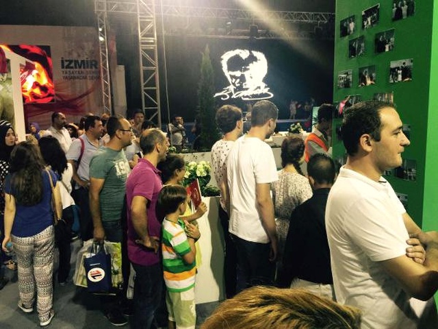 Atatürk'le Omuz Omuza Poz Verdiler