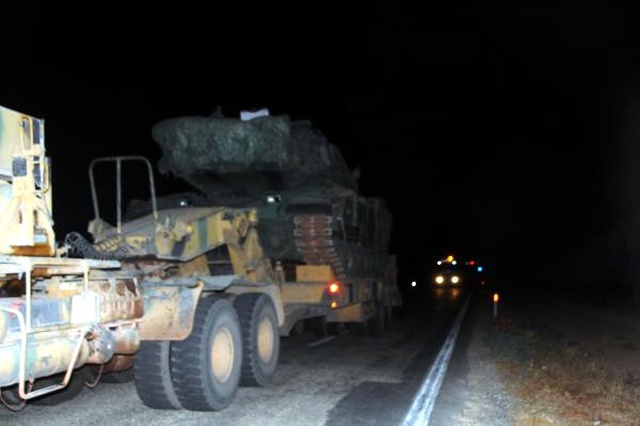 Cerablus Sınırına Tank Sevkiyatı Sürüyor