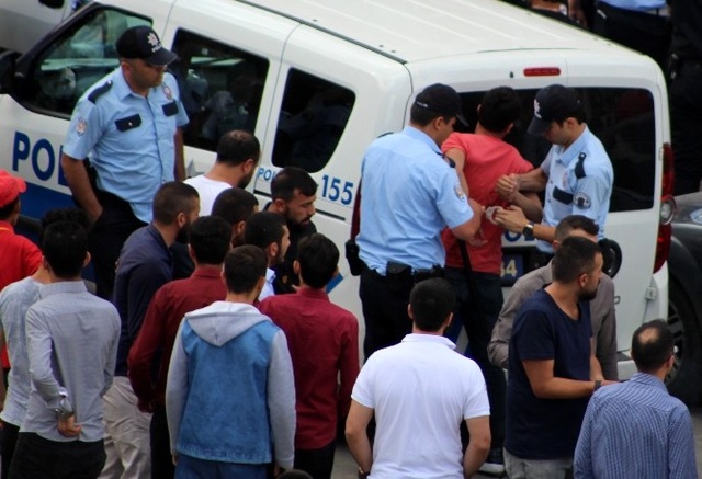 Erzurum'da Meydan Muharebesi Gibi <a class='keyword-sd' href='/kavga/' title='Kavga'>Kavga</a>