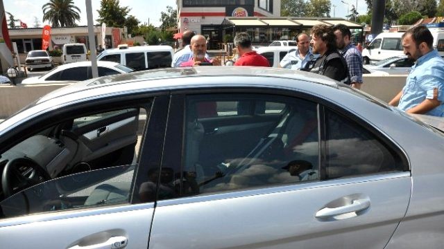 Polis Kontrolü Sırasında Otomobilde Ceset Bulundu