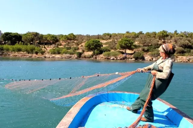 Ağların Sultanı, Ekmeğini Denizden Çıkartıyor